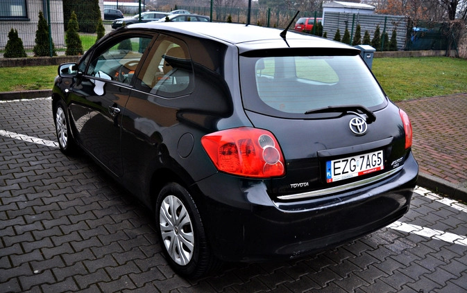 Toyota Auris cena 13500 przebieg: 324000, rok produkcji 2007 z Limanowa małe 79